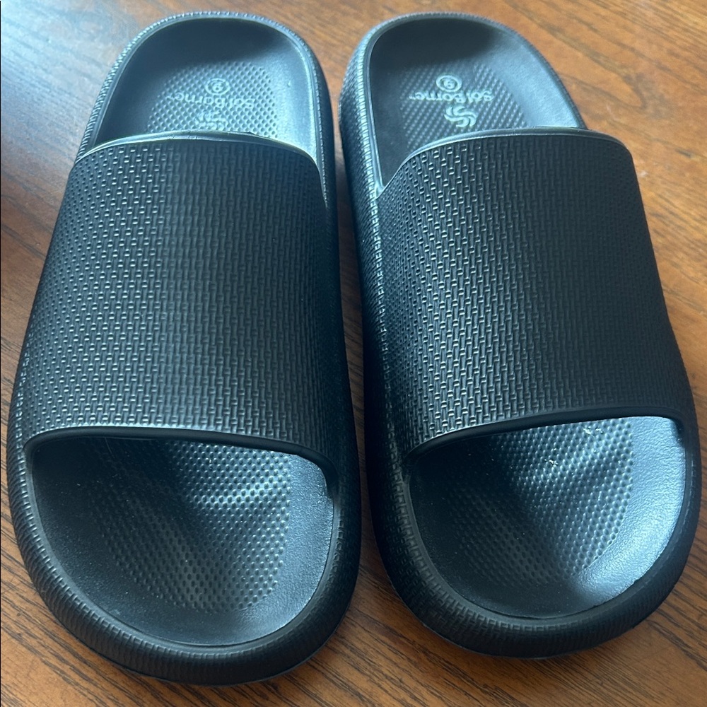 Sol borne waterproof slip on rubber slides size 9 NEW